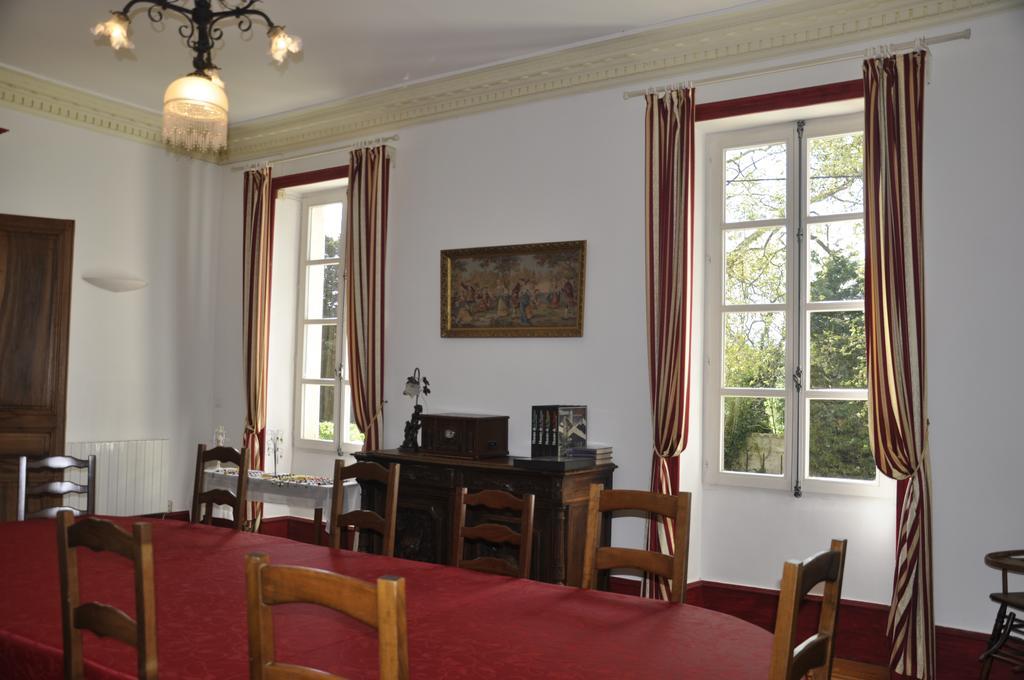 Les Cigales Bed & Breakfast Charols Exterior photo