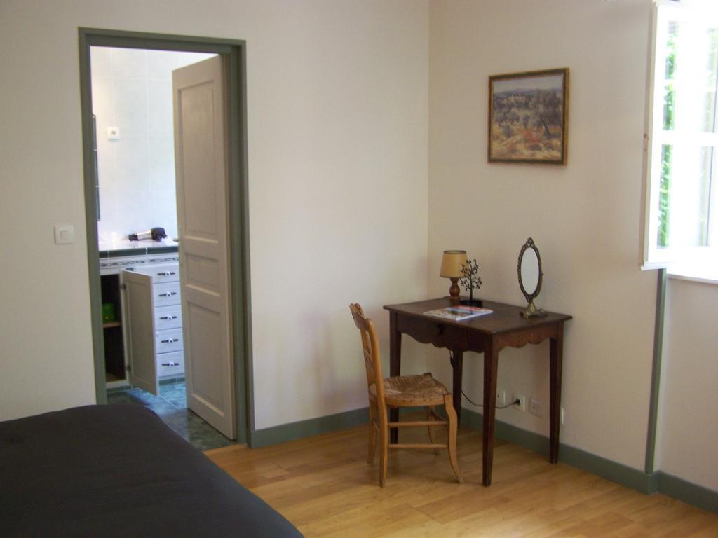 Les Cigales Bed & Breakfast Charols Exterior photo